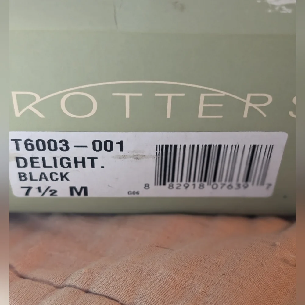 NIB Trotters Black Women's 7M heels - Picture 2 of 7